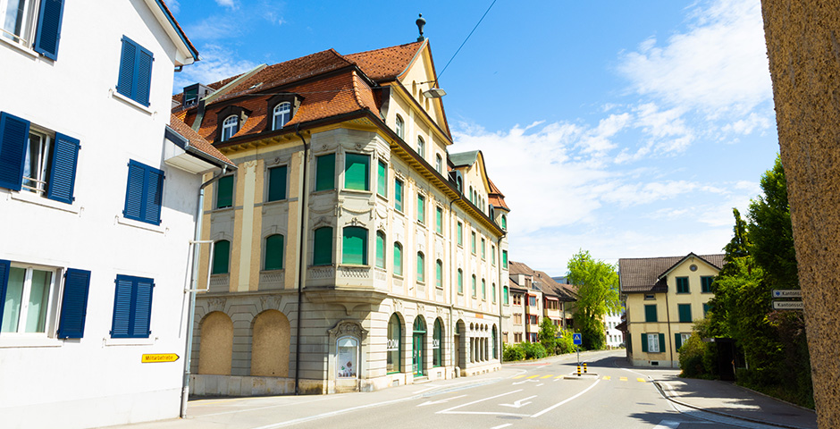 Anwältin Nina Lang Fluri – Lage und Parkplätze